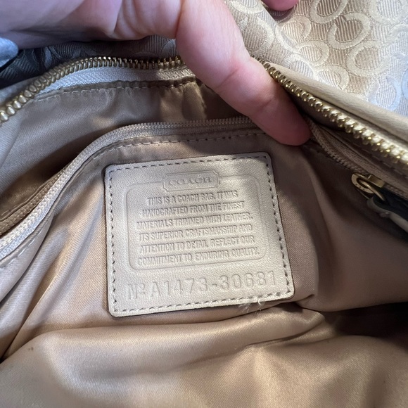 Cream/Gold Coach Purse - Picture 10 of 12